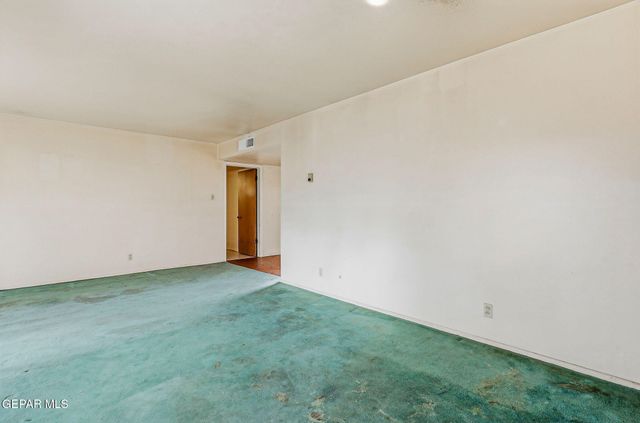 216 STRATUS Road, El Paso, TX 79912