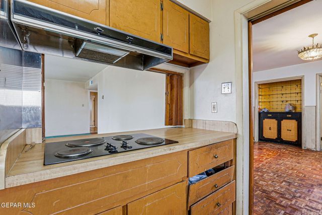 216 STRATUS Road, El Paso, TX 79912