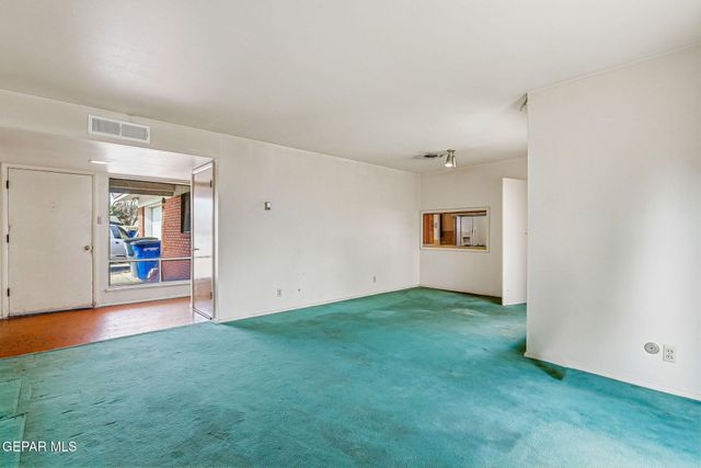 216 STRATUS Road, El Paso, TX 79912