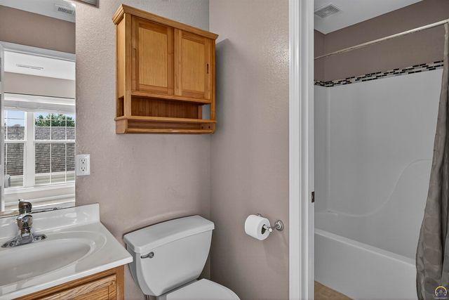 5507 SW Chapella St, Topeka, KS 66614