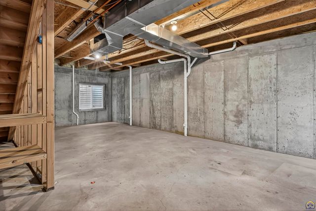 5507 SW Chapella St, Topeka, KS 66614