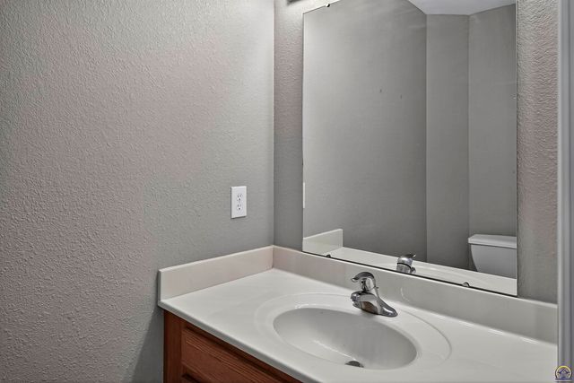 5507 SW Chapella St, Topeka, KS 66614