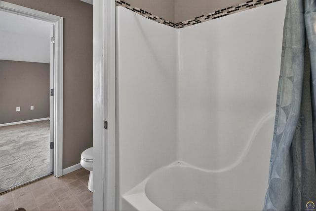 5507 SW Chapella St, Topeka, KS 66614