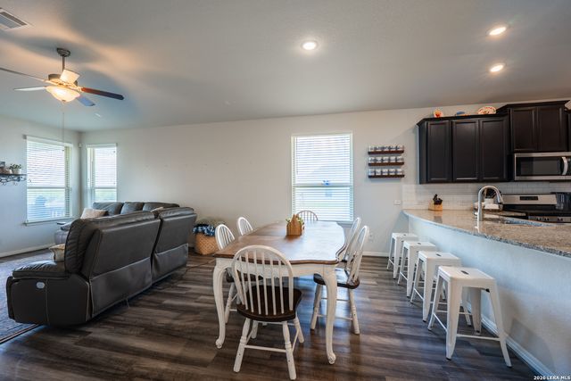 13302 BOTTOM LAND, St Hedwig, TX 78152