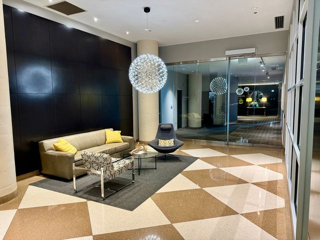 900 N Kingsbury Street 861, Chicago, IL 60610