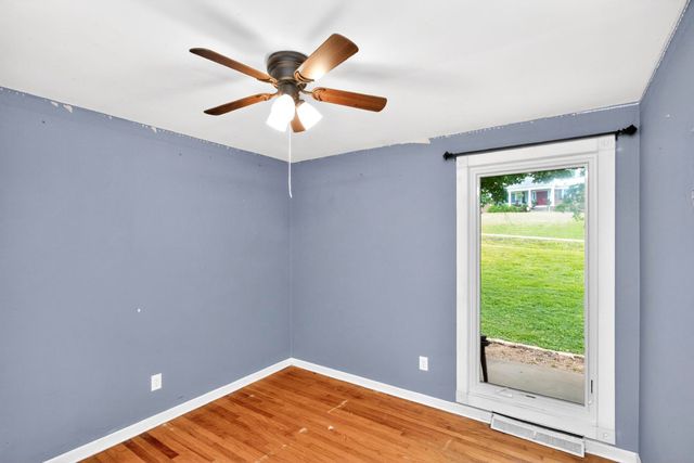 921 Azalea Dr, Columbia, TN 38401