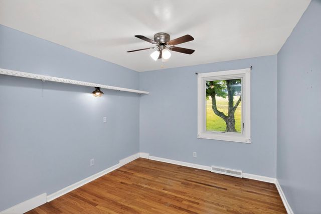 921 Azalea Dr, Columbia, TN 38401