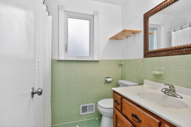 921 Azalea Dr, Columbia, TN 38401