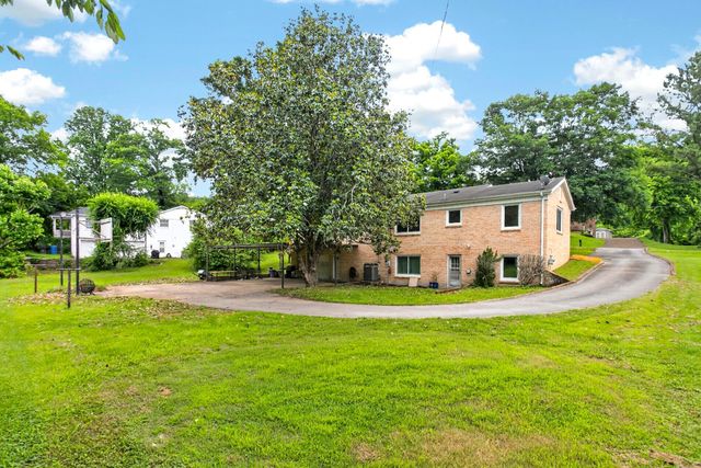 921 Azalea Dr, Columbia, TN 38401