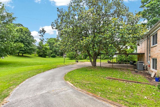 921 Azalea Dr, Columbia, TN 38401