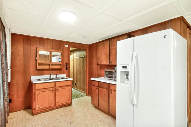 921 Azalea Dr, Columbia, TN 38401