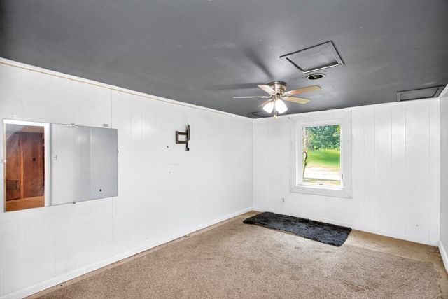 921 Azalea Dr, Columbia, TN 38401