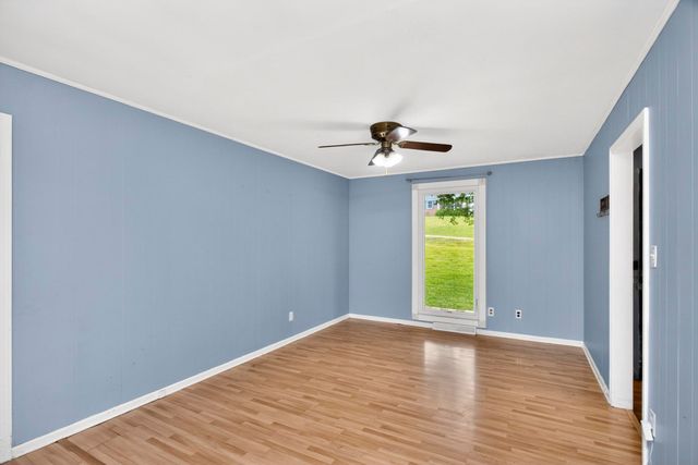 921 Azalea Dr, Columbia, TN 38401