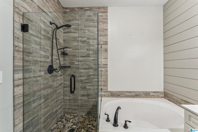 8441 BLUFF RIDGE ROAD, Bessemer, AL 35022