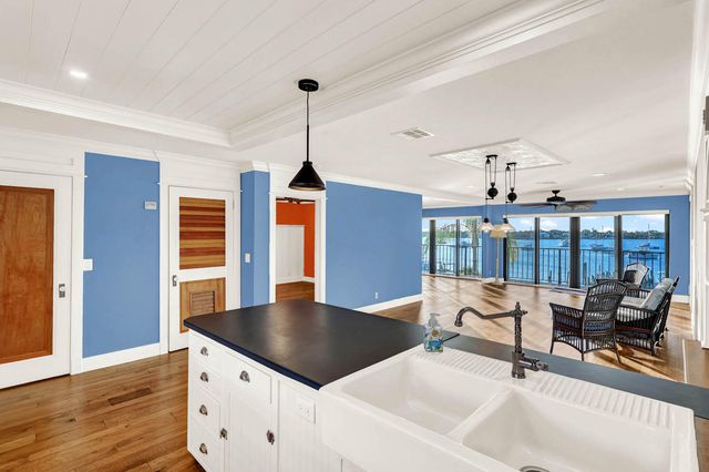 624 SW Saint Lucie Crescent 306, Stuart, FL 34994