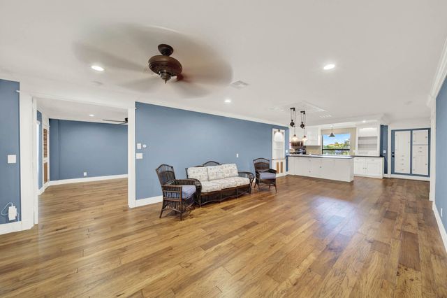 624 SW Saint Lucie Crescent 306, Stuart, FL 34994