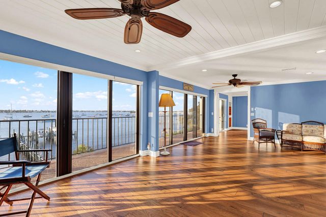 624 SW Saint Lucie Crescent 306, Stuart, FL 34994