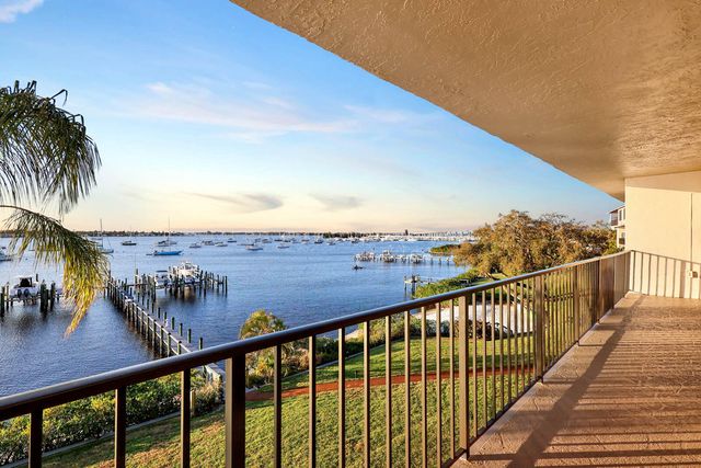 624 SW Saint Lucie Crescent 306, Stuart, FL 34994