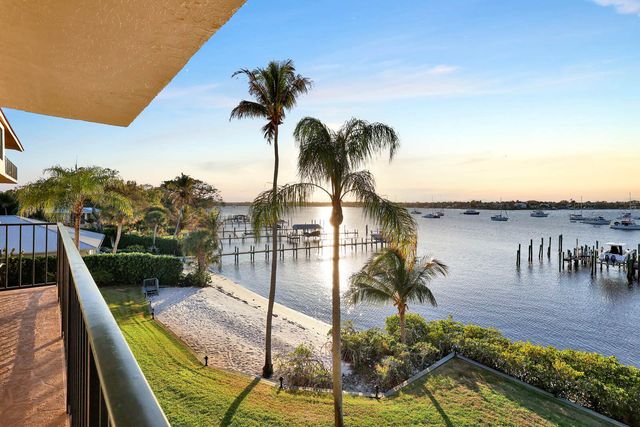 624 SW Saint Lucie Crescent 306, Stuart, FL 34994