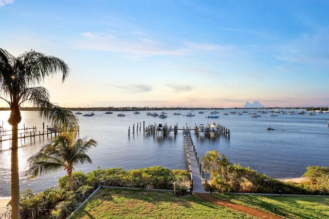 624 SW Saint Lucie Crescent 306, Stuart, FL 34994