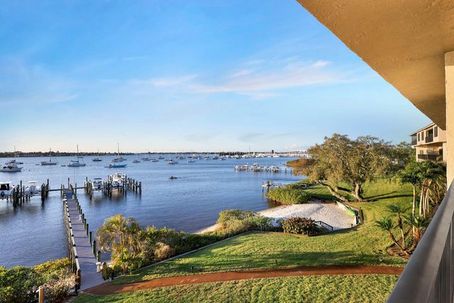 624 SW Saint Lucie Crescent 306, Stuart, FL 34994