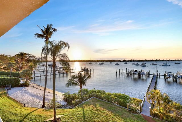 624 SW Saint Lucie Crescent 306, Stuart, FL 34994