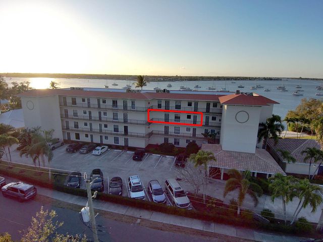 624 SW Saint Lucie Crescent 306, Stuart, FL 34994