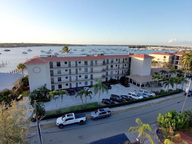 624 SW Saint Lucie Crescent 306, Stuart, FL 34994