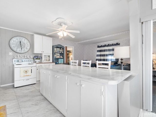 7070 S 080 E, Wolcottville, IN 46795