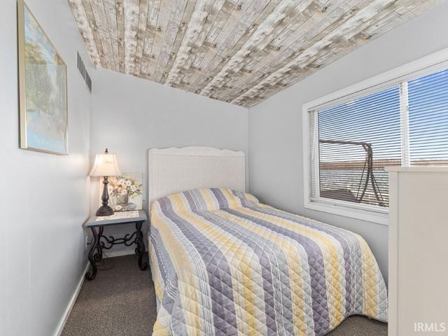 7070 S 080 E, Wolcottville, IN 46795