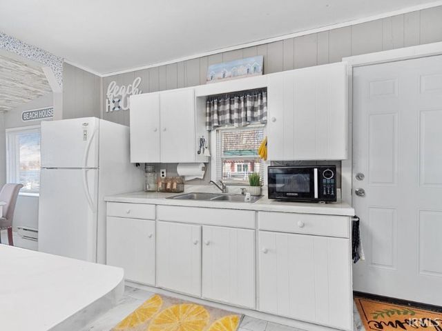 7070 S 080 E, Wolcottville, IN 46795