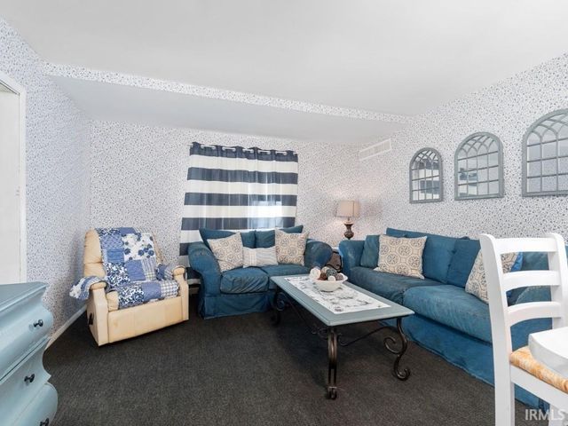 7070 S 080 E, Wolcottville, IN 46795