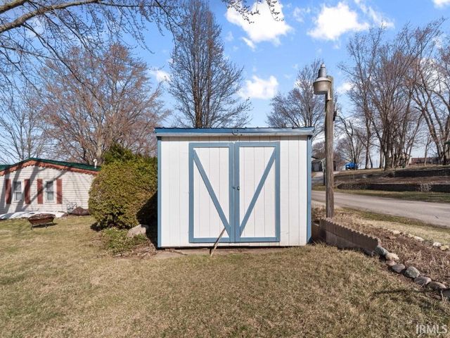 7070 S 080 E, Wolcottville, IN 46795