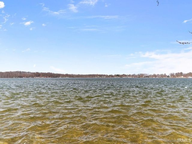 7070 S 080 E, Wolcottville, IN 46795