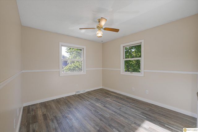 8308 S 49th Street, Omaha, NE 68157