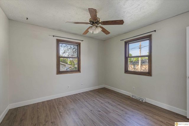 8308 S 49th Street, Omaha, NE 68157