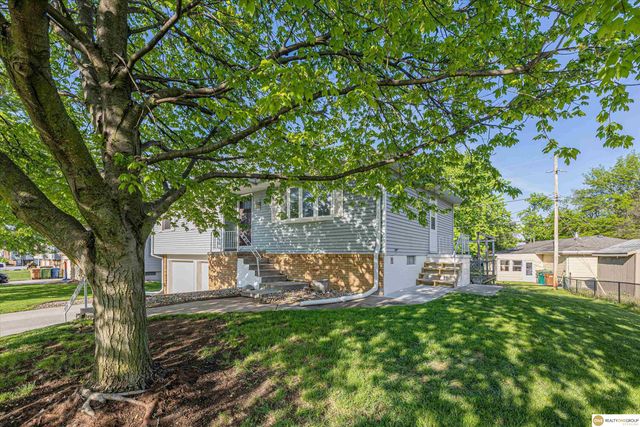 8308 S 49th Street, Omaha, NE 68157