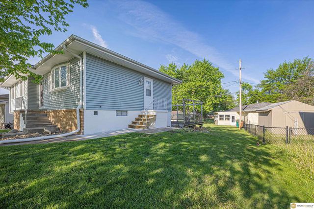 8308 S 49th Street, Omaha, NE 68157