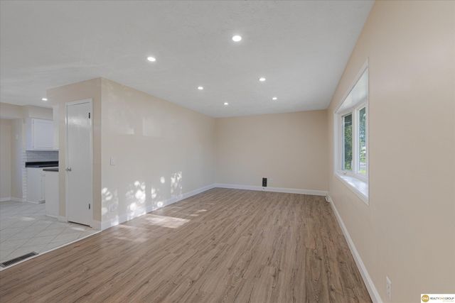 8308 S 49th Street, Omaha, NE 68157