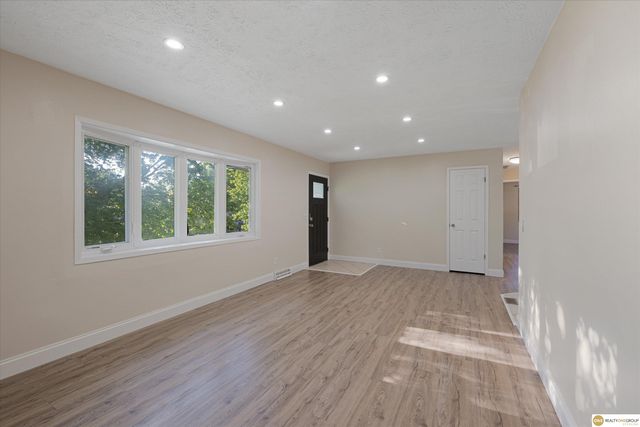 8308 S 49th Street, Omaha, NE 68157