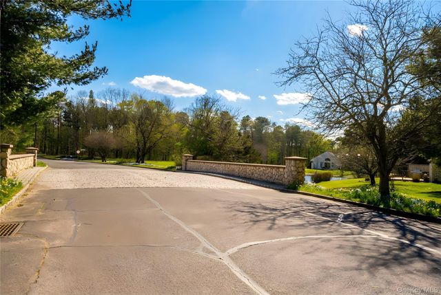 359 Colonial Circle 359, Manorville, NY 11949