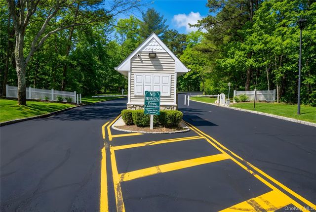 359 Colonial Circle 359, Manorville, NY 11949