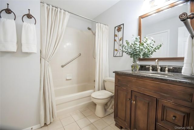 359 Colonial Circle 359, Manorville, NY 11949