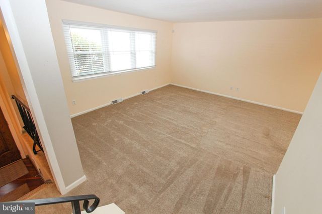 132 WORRAL DR, Newark, DE 19711