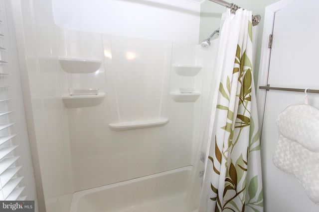 132 WORRAL DR, Newark, DE 19711