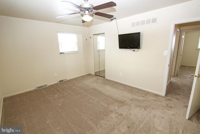 132 WORRAL DR, Newark, DE 19711