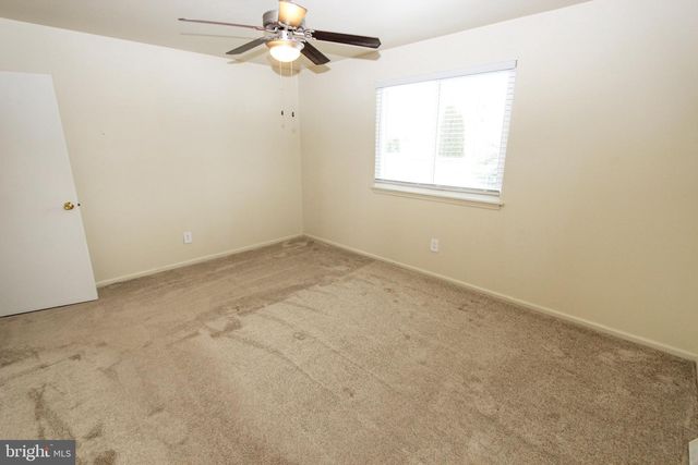 132 WORRAL DR, Newark, DE 19711