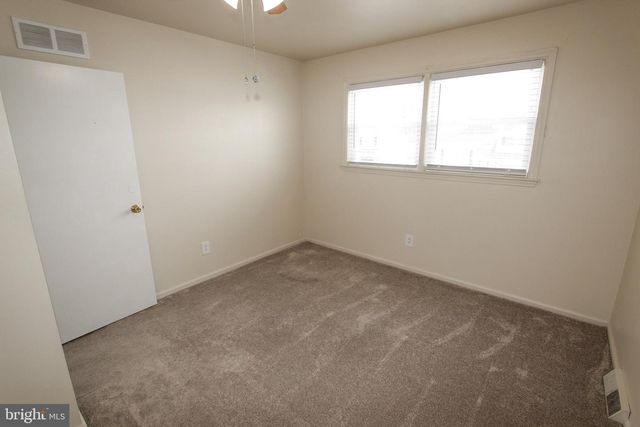 132 WORRAL DR, Newark, DE 19711