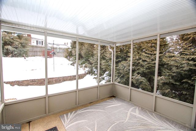 132 WORRAL DR, Newark, DE 19711