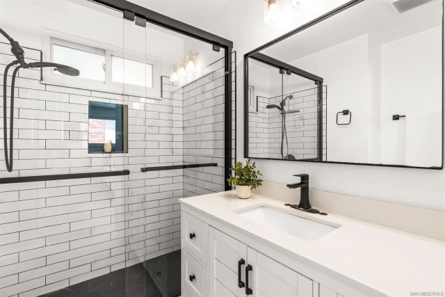 3825 Tiara St, San Diego, CA 92111